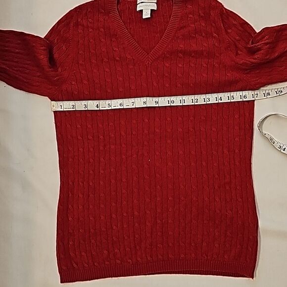 Charter Club, women's red, 100% 2 ply cashmere v-neck sweater size medium - Picture 4 of 7